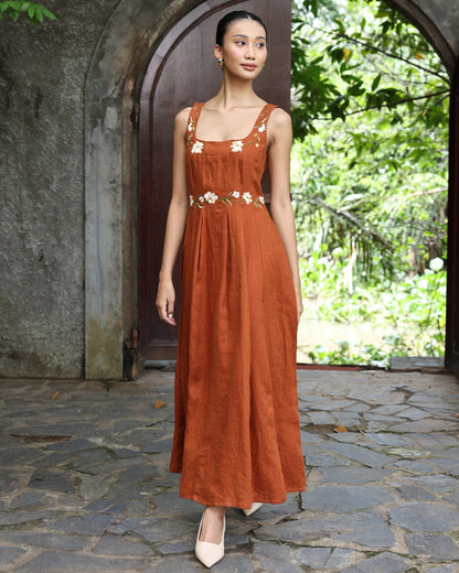 Sleeveless linen embroidered dress