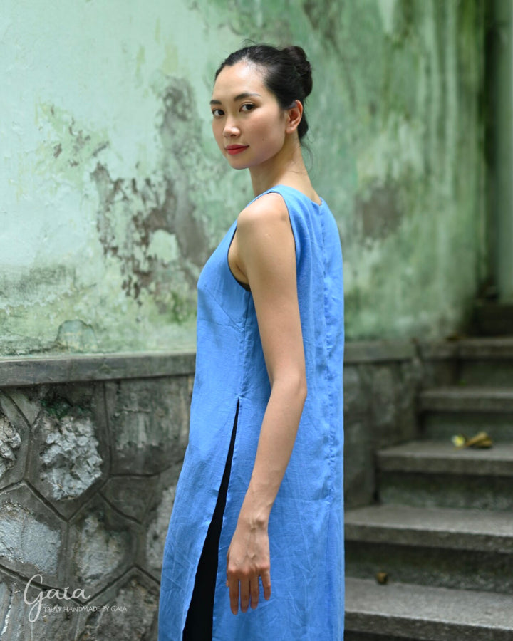 Sleeveless linen modern Ao Dai Vietnam