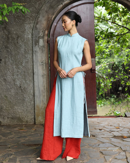Sleeveless linen Vietnamese dress