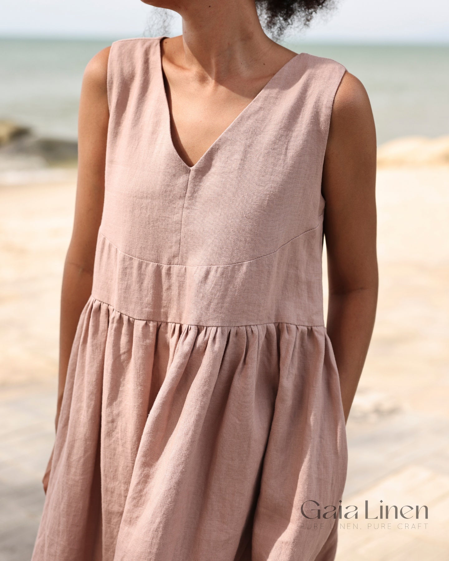 Sleeveless V-neck linen dress