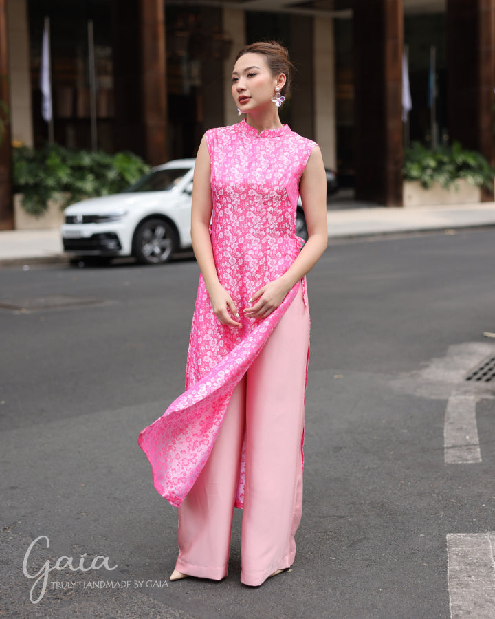 Mulberry silk sleeveless Vietnamese dress