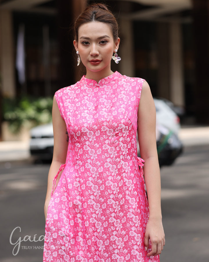 Mulberry silk sleeveless Vietnamese dress