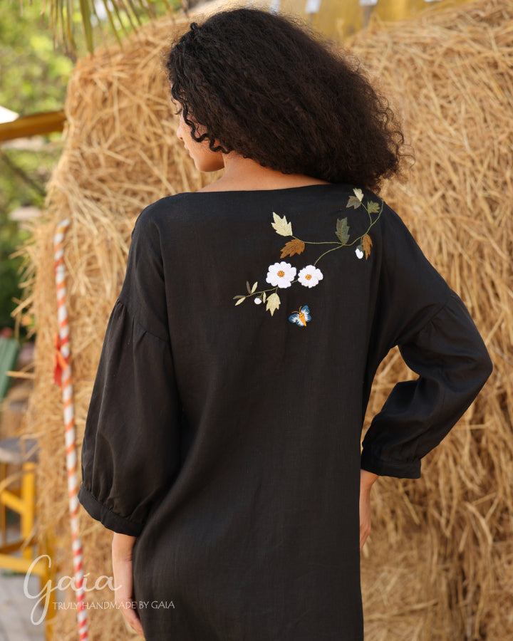 Hand-Embroidered V-Neck Floral Linen Dress Helena Hand-Embroidered V-Neck Floral Linen Dress Helena