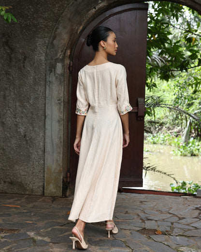V-neck linen dress with hand embroidery