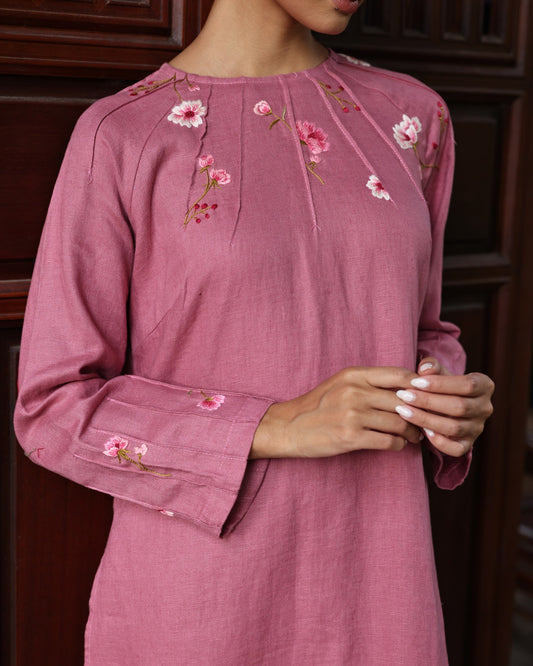 Wedding guest hand-embroidered ao dai