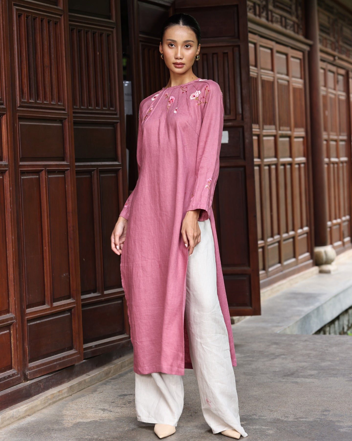 Wedding guest hand-embroidered ao dai