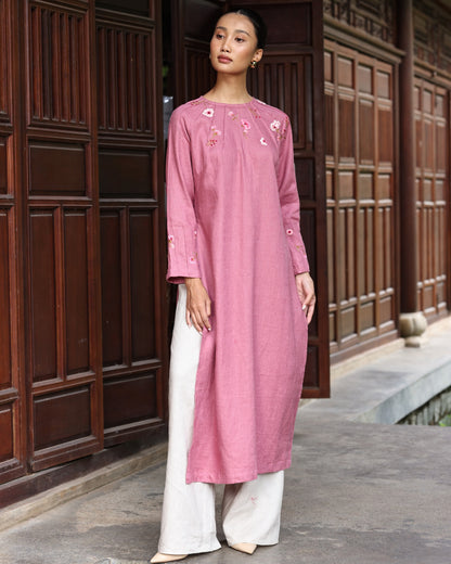 Wedding guest hand-embroidered ao dai